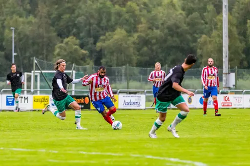 Bilder tagna av Joakim i ösregnet på Yttern.