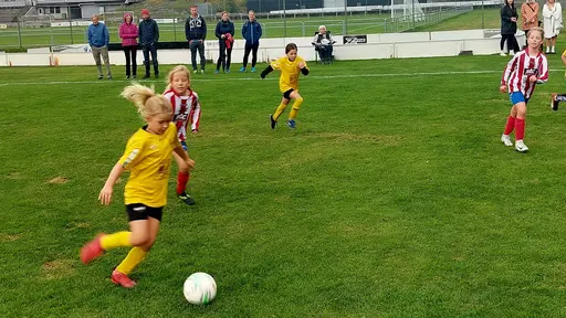 Två bra matcher av tjejerna som gjorde flera mål efter fina passningar.