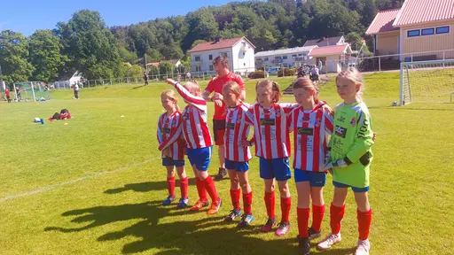 Bild 1-5: Kongahälla-YIS. Bild 6-27: Surte-YIS.