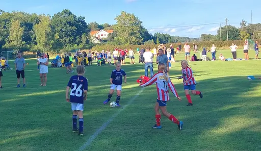 Vår första "hemma-cup" på Yttern. Vi ställde upp med två lag och spelade riktigt bra i solskenet.
