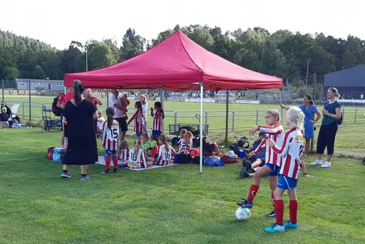 Vår första "hemma-cup" på Yttern. Vi ställde upp med två lag och spelade riktigt bra i solskenet.