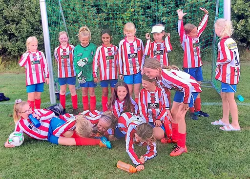 Vår första "hemma-cup" på Yttern. Vi ställde upp med två lag och spelade riktigt bra i solskenet.