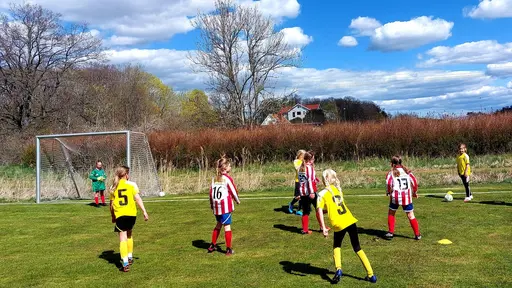 Bild 1-2: YIS-Kongahälla Bild 3-9: YIS-Älvängen Bild 10-14: YIS-Hermansby