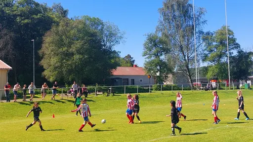 Bild 1-5: Kongahälla-YIS. Bild 6-27: Surte-YIS.
