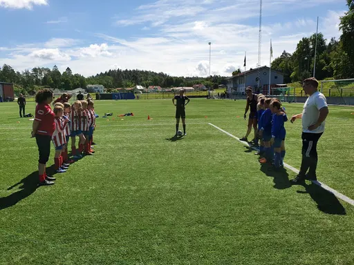 Matcher mot Nödinge på ett soligt Vimmervi. 