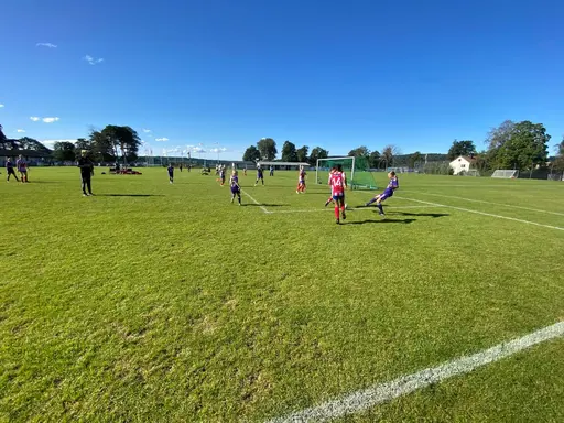Två jämna matcher mot Lerum i solskenet!