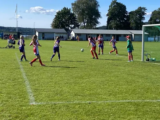 Två jämna matcher mot Lerum i solskenet!