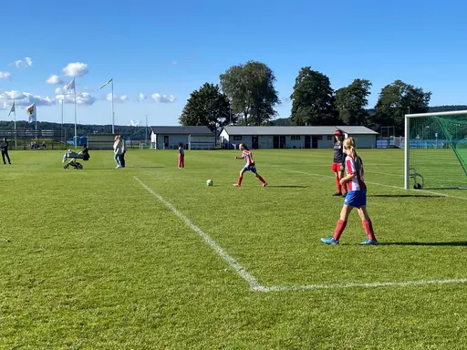 Två jämna matcher mot Lerum i solskenet!