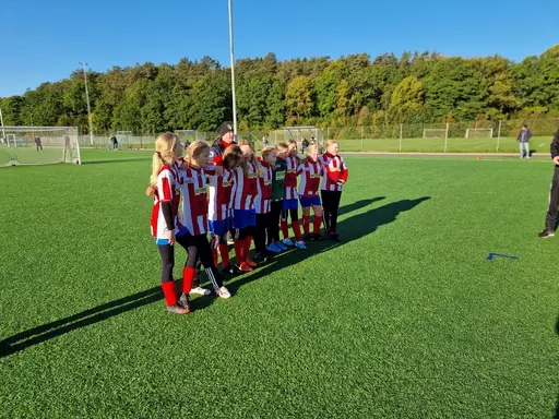 Så här glad är man när man får spela fotboll! :)