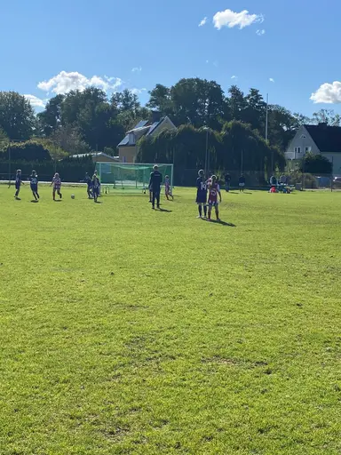 Två jämna matcher mot Lerum i solskenet!