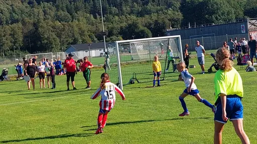 Vår första "hemma-cup" på Yttern. Vi ställde upp med två lag och spelade riktigt bra i solskenet.