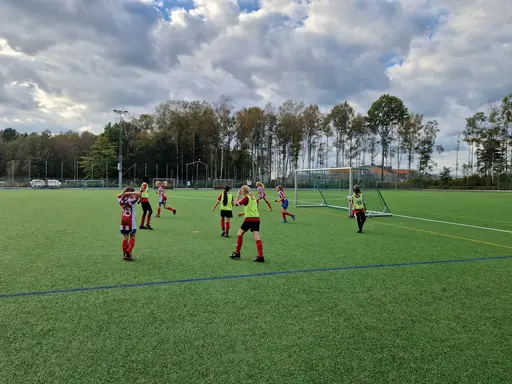 På ett soligt Lillhagens IP hade vi dubbelmöte mot Backatorp.