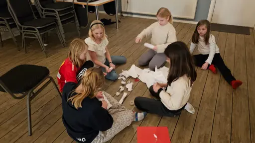 Fredagkväll med F13