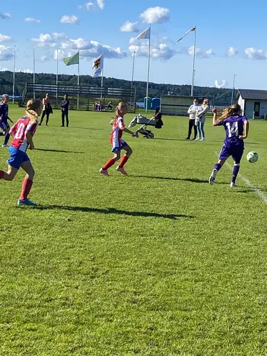 Två jämna matcher mot Lerum i solskenet!