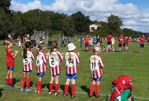 Vår första "hemma-cup" på Yttern. Vi ställde upp med två lag och spelade riktigt bra i solskenet.