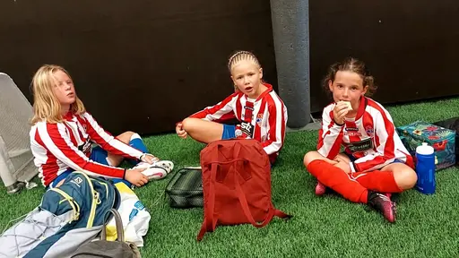 Vår första "hemma-cup" på Yttern. Vi ställde upp med två lag och spelade riktigt bra i solskenet.