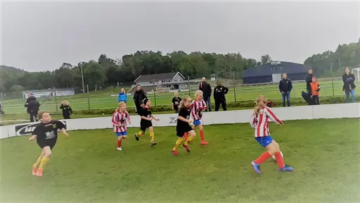 Vi tog återigen emot Romelanda hemma på Ytterns IP och tjejerna visade upp en rejäl kämpaglöd!