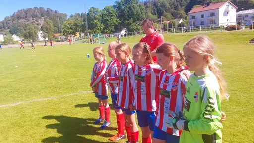 Bild 1-5: Kongahälla-YIS. Bild 6-27: Surte-YIS.