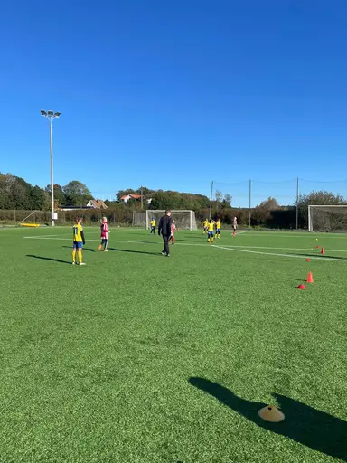 Så här glad är man när man får spela fotboll! :)