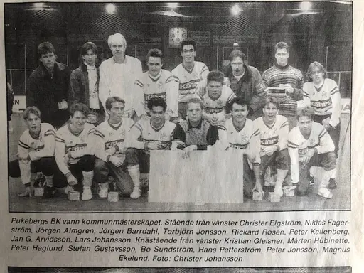 Namn på vinnarna står under lagfotot.