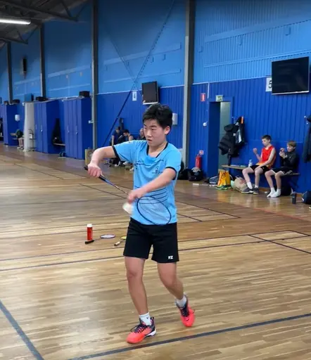 Niklas Mai U15 killaget och vårt U13 mixlag tillsammans med sina motståndare från Spårvägen