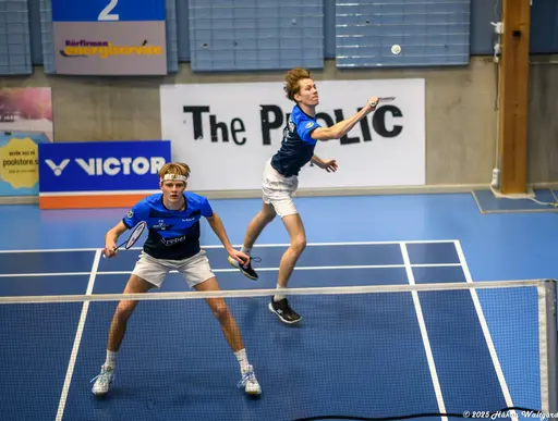 Ludde och Max fixade vår första vinst för kvällen som slutade 4-2 i Täbys favör
