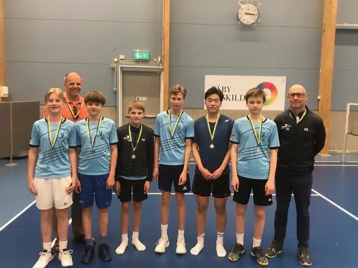 Guldpojkarna i U13 kill laget, Silverlaget i U15 killar och prisutdelning i U13 mixat med Bronsmedaljer till Täbyspelarna