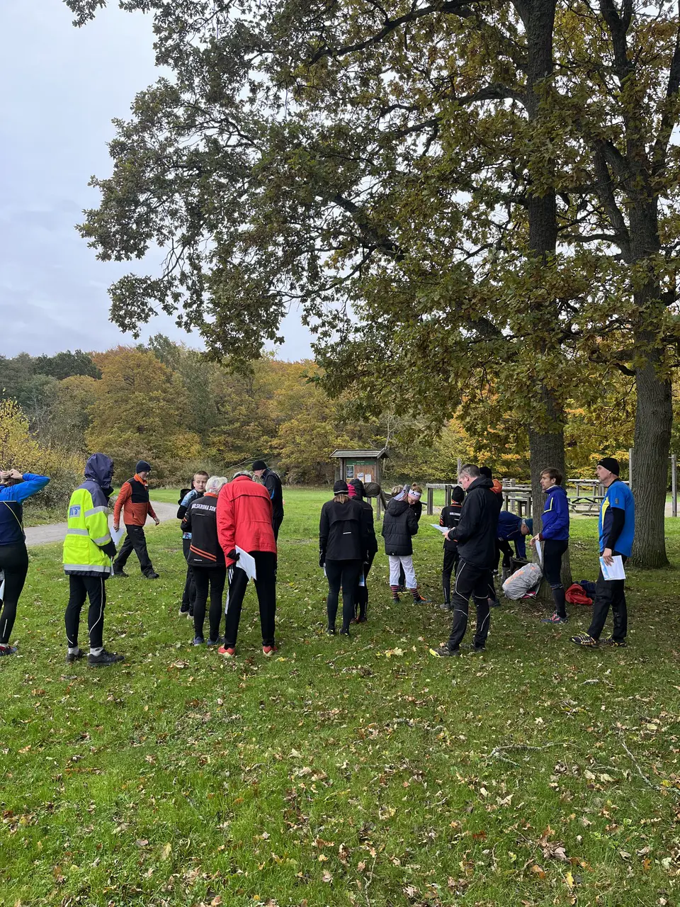 Samling och genomgång innan banorna påbörjad
