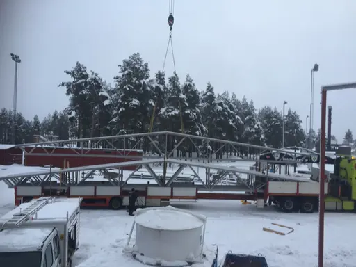 Takbalkar på gång. Första på plats