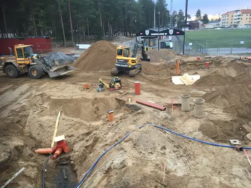 Dagens uppdrag leta vattenledning och framför allt hur avstängningarna hänger ihop....
