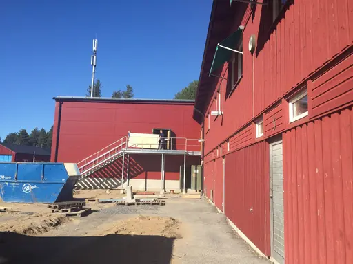 Utrymningsrampen och golvet tar form