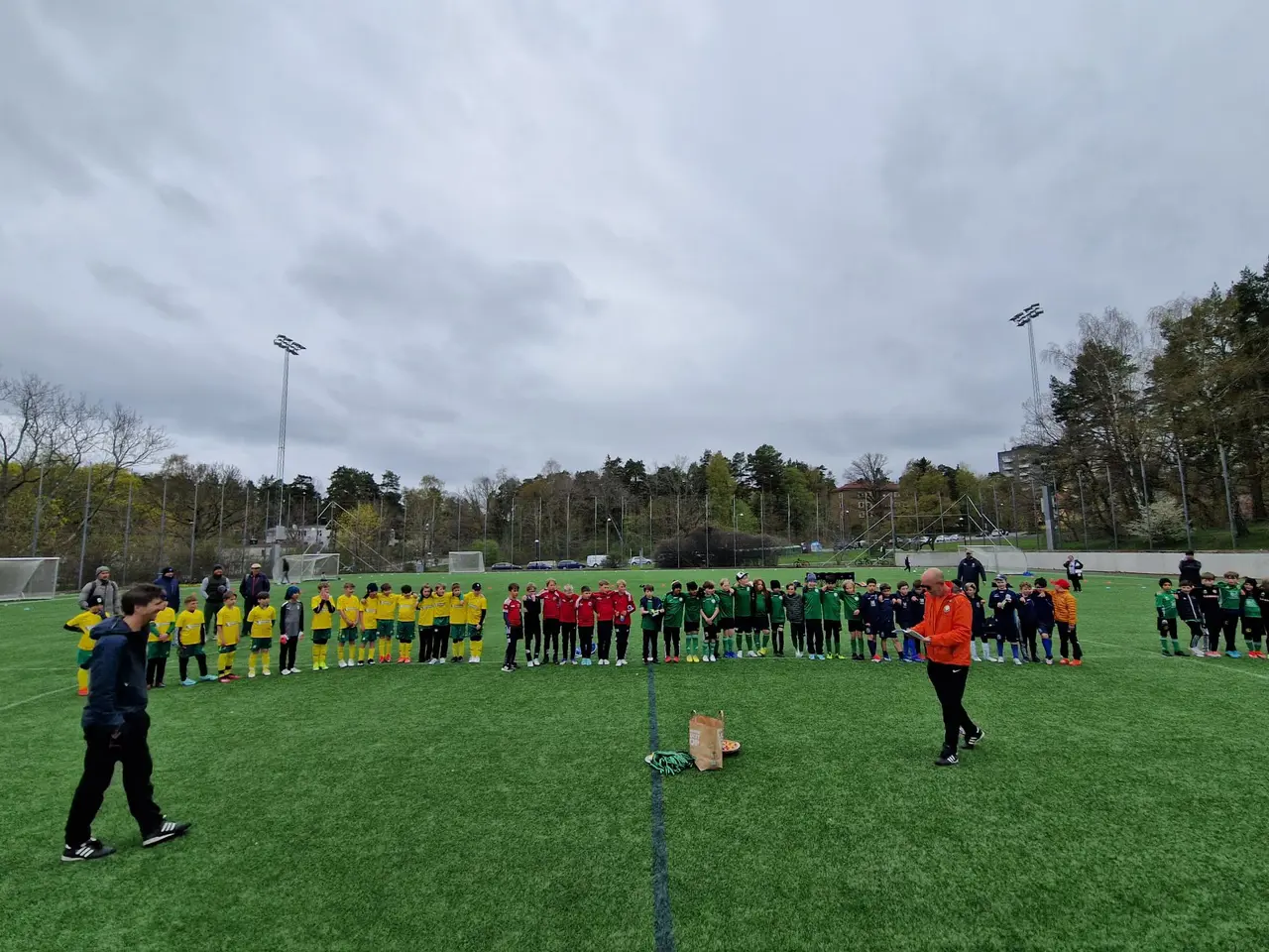 Alla lag samlade för prisutdelning! Foto: Adrian Lucero