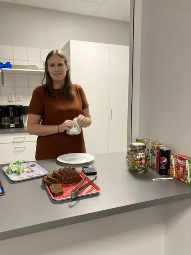 Sofia serverade fantastisk mjuk pepparkaka i kiosken på Svenljungamatchen! Grabbarna redo för hemfärd från Tranemo och mest taggad för resan är Dawid som får veckla ihop benen i 7-sitsbaksätet!