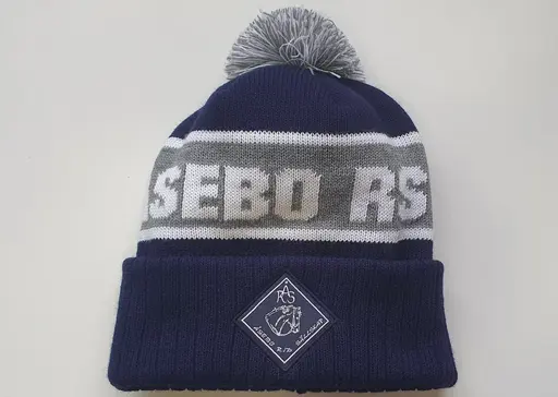 Keps - 150 kr. Tjockare mössa - 150 kr. Fleecemössa - 100 kr.