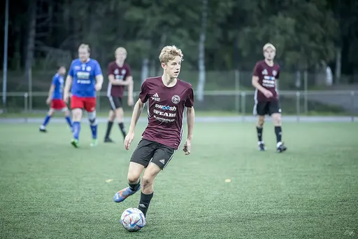 Tegs SK möter Röbäcks IF hemma på Tegstunet. Foto: Emil Byström.