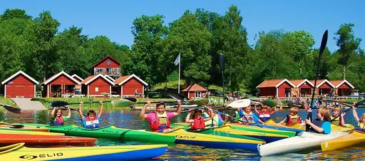 Sommarläger i Vaxholm - Sol, sommar, paddling och bad, inget kan bli bättre!
