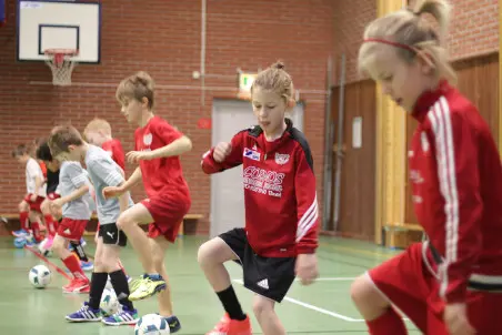 Samarbete och bollkontroll!