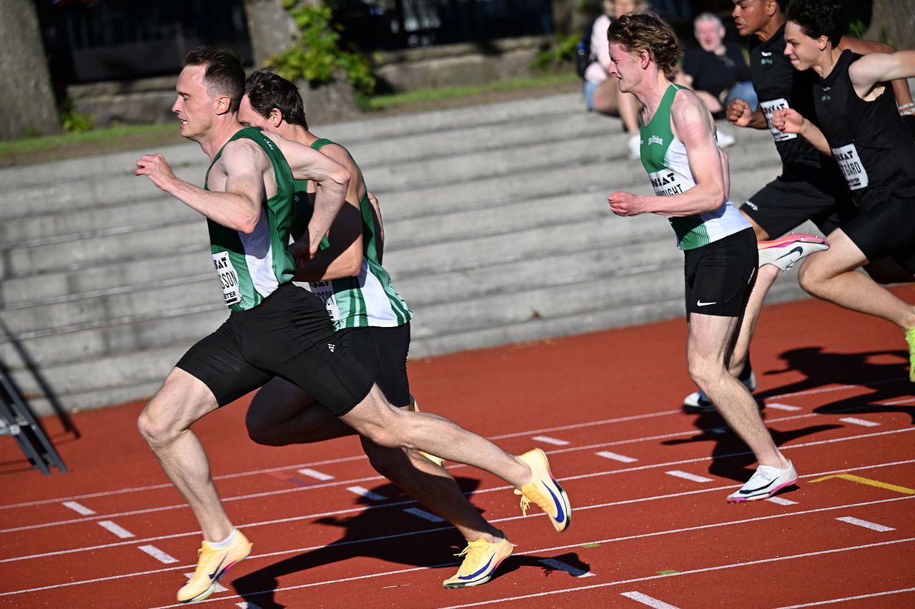 Arvid Gustafsson satte nytt personbästa på 200m i Stockholm. Foto: Deca Text & Bild.