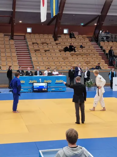 Blandade bilder på den fina helgen i huvudstaden