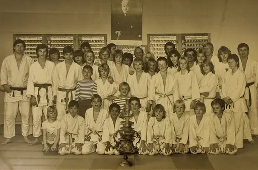 Bilder från 2021 och 1983 då JK Budo vann Judits Pokal