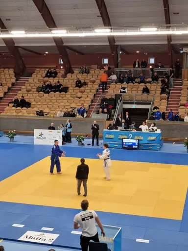 Blandade bilder på den fina helgen i huvudstaden