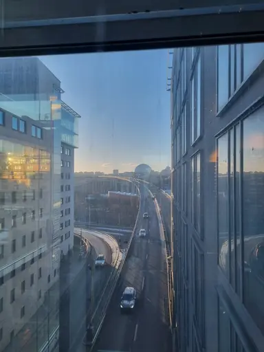 Blandade bilder på den fina helgen i huvudstaden