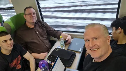 Blandade bilder på den fina helgen i huvudstaden