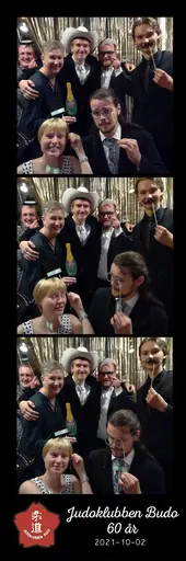 Våra gäster uppskattade att ta bilder i vårt fotobås. De fick ut två remsor med bilder att ta med sig hem. Så skoj vi hade framför kameran!