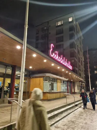 Blandade bilder på den fina helgen i huvudstaden