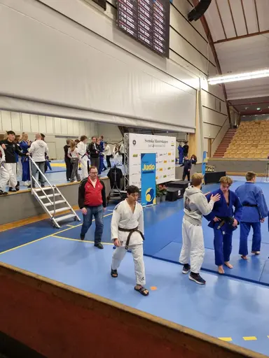 Blandade bilder på den fina helgen i huvudstaden