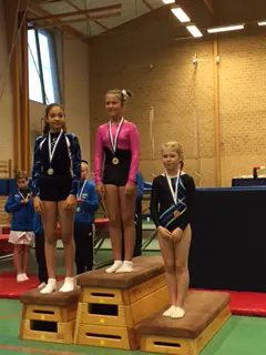 Zeb, Rita, Jennifer, Hampus och Oscar på pallen