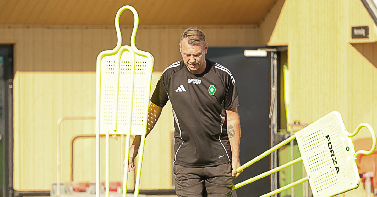 Roberth Jacobsson förbereder träningen