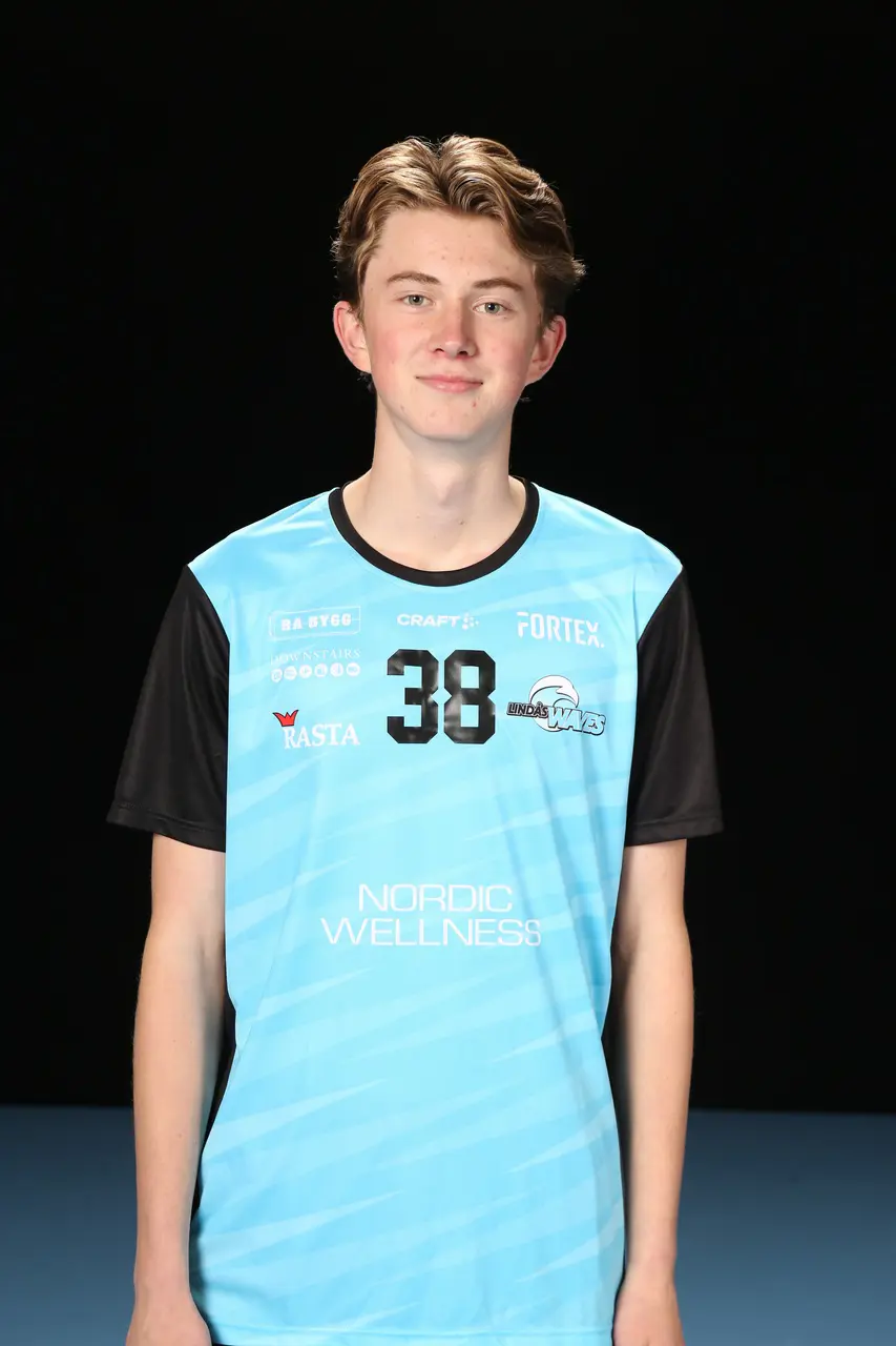 17-årige Alexander Wallberg gjorde sitt första mål i herrlaget i 4-1 segern mot Varla!