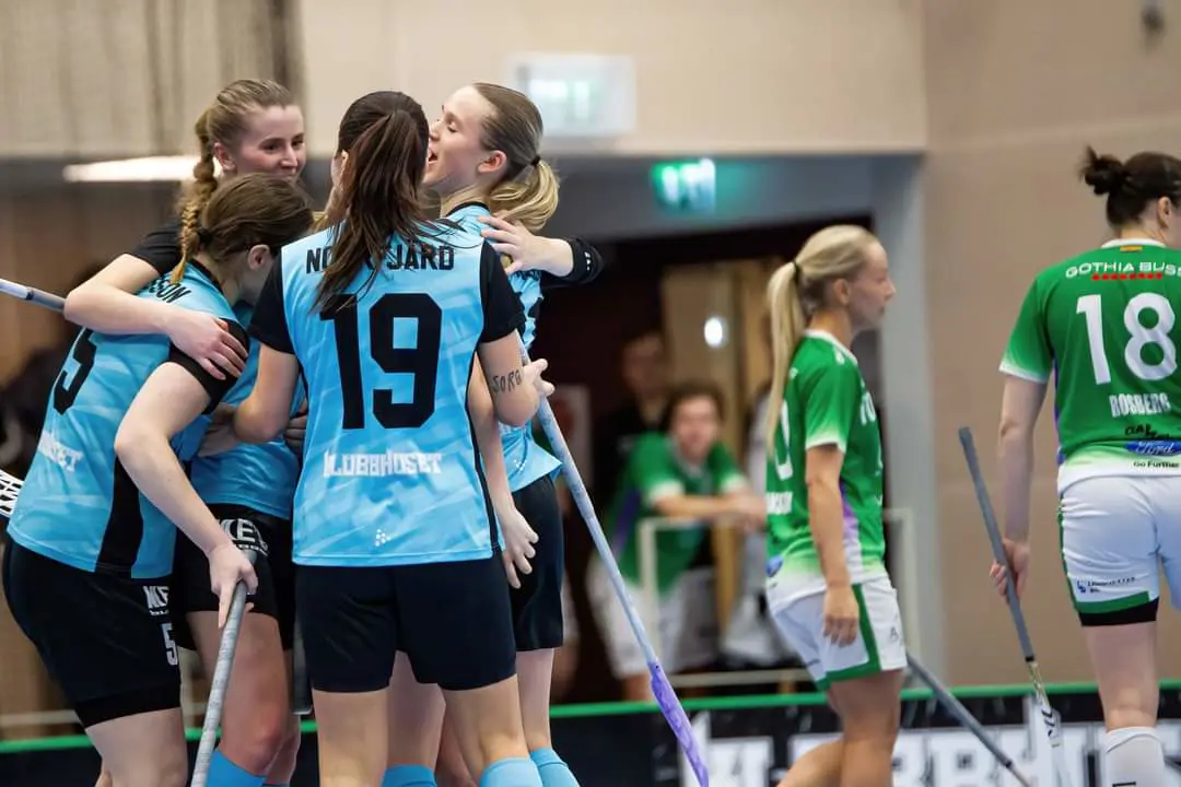 Segerjubel mot Lindome! Bild: Floorball framed by AK
